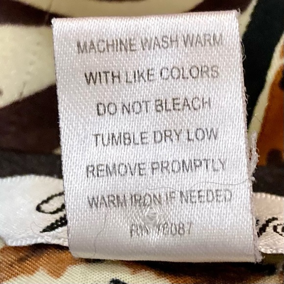 Vintage animal print kimono with v neck and original buttons - Picture 10 of 10